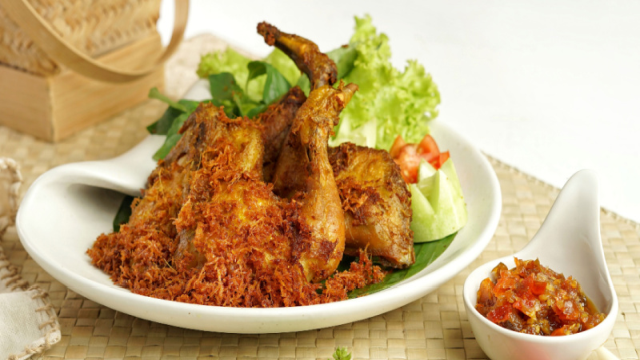 Resep Ayam Serundeng Enak Dan Lezat, Cocok Untuk Sajian Keluarga Harian