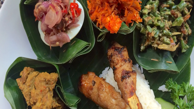 Rekomendasi 6 Makanan Khas Bali Paling Enak Yang Wajib Kamu Coba