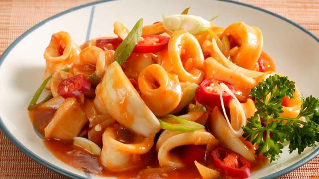 Resep Cumi Saus Padang Yang Enak Dan Mudah Untuk Dibuat!