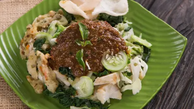 Resep Tipat Cantok Khas Bali Yang Enak dan Cocok Untuk Sajian Keluarga!